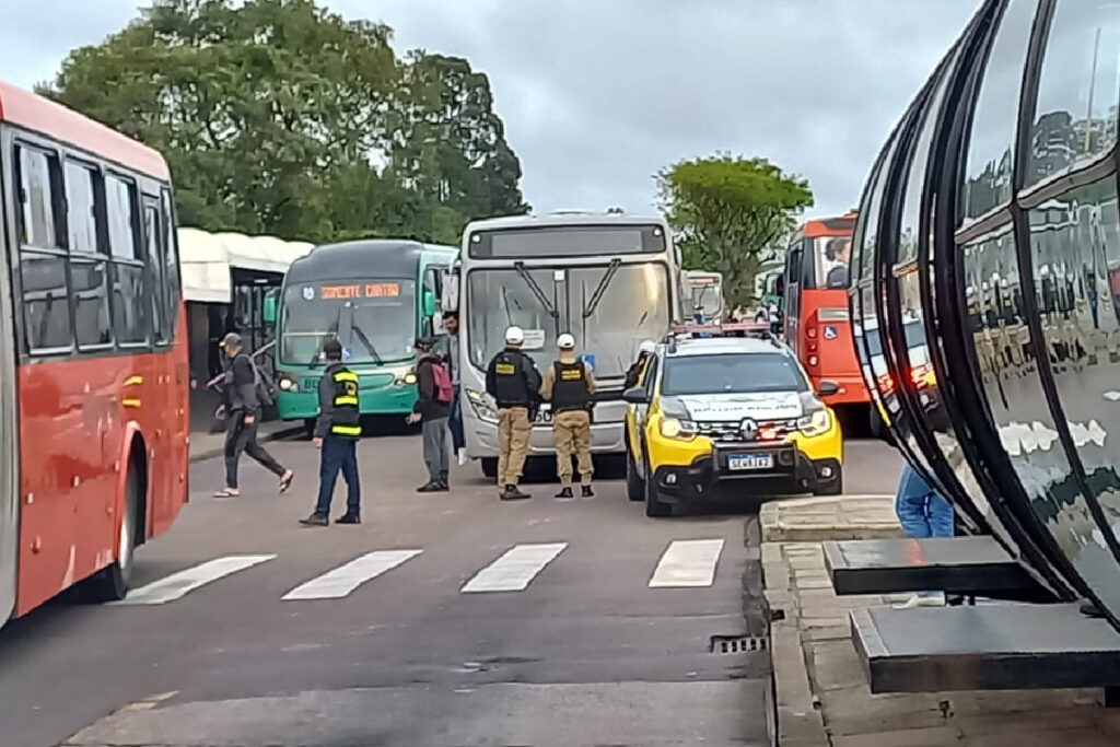 atropelamento-onibus-curitiba