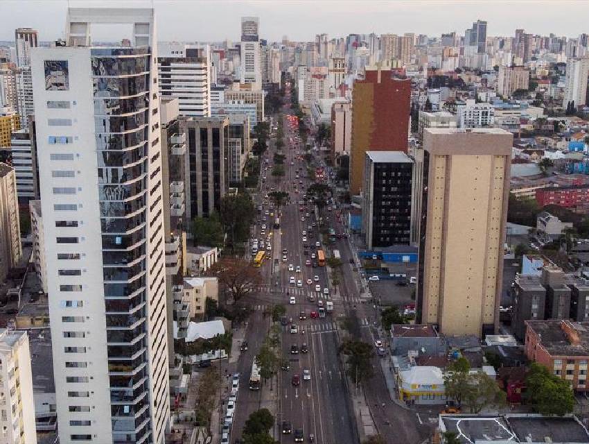 avenida-curitiba-fechada-para-carros