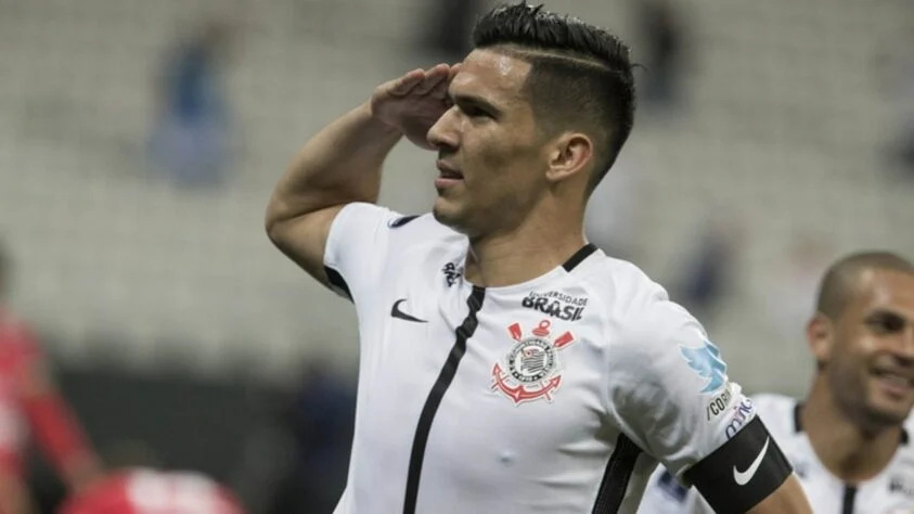 balbuena_corinthians_patriotas_2017_Easy-Resize