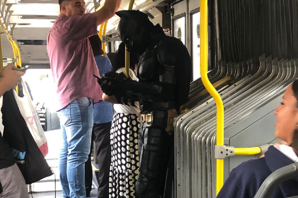 batman-curitiba-onibus