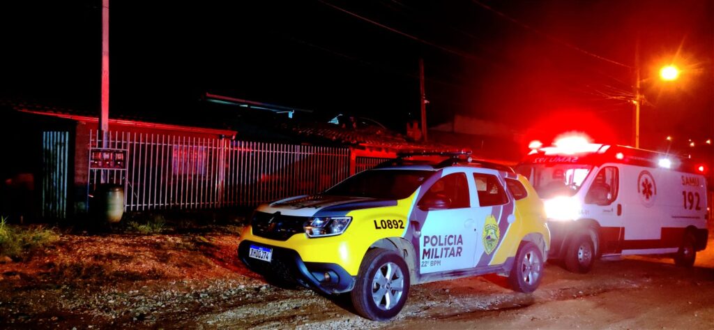 bebedeira-morte-pinhais-viatiura-policia-e-ambulancia-a-noite
