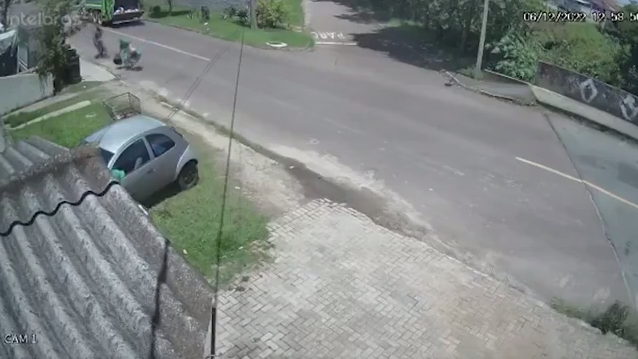 bike-atropela-coletor bike-atropela-coletor