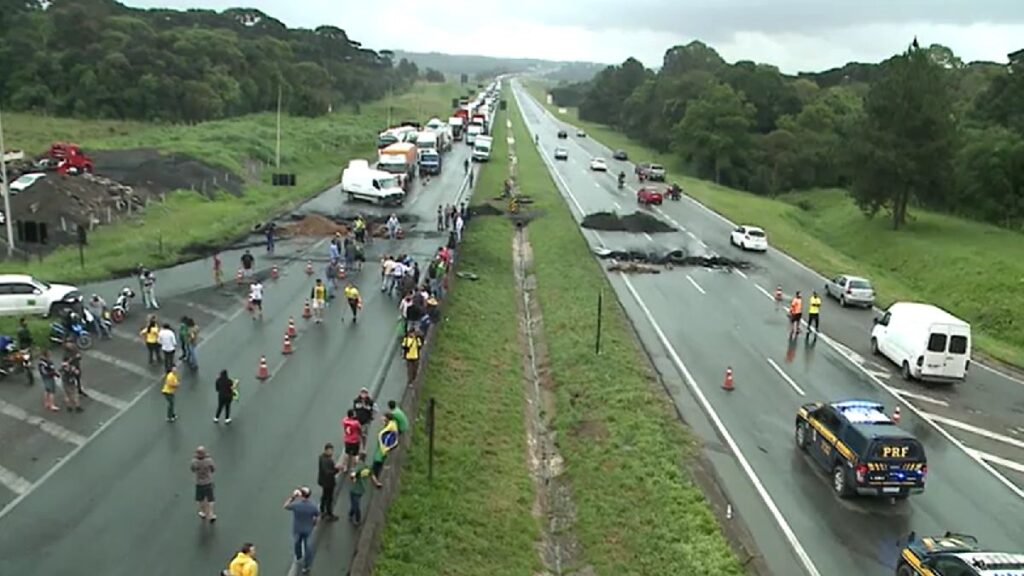 bloqueios-rodovias-1 bloqueios-rodovias-1