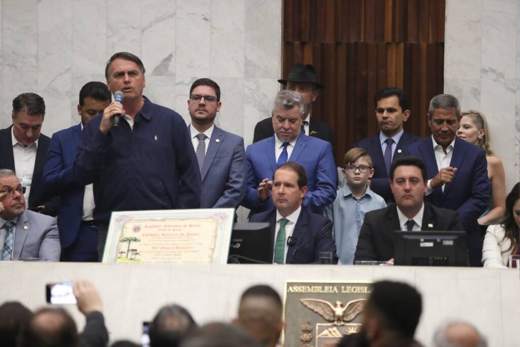 bolsonaro-cidadao-honorario-parana bolsonaro-cidadao-honorario-parana