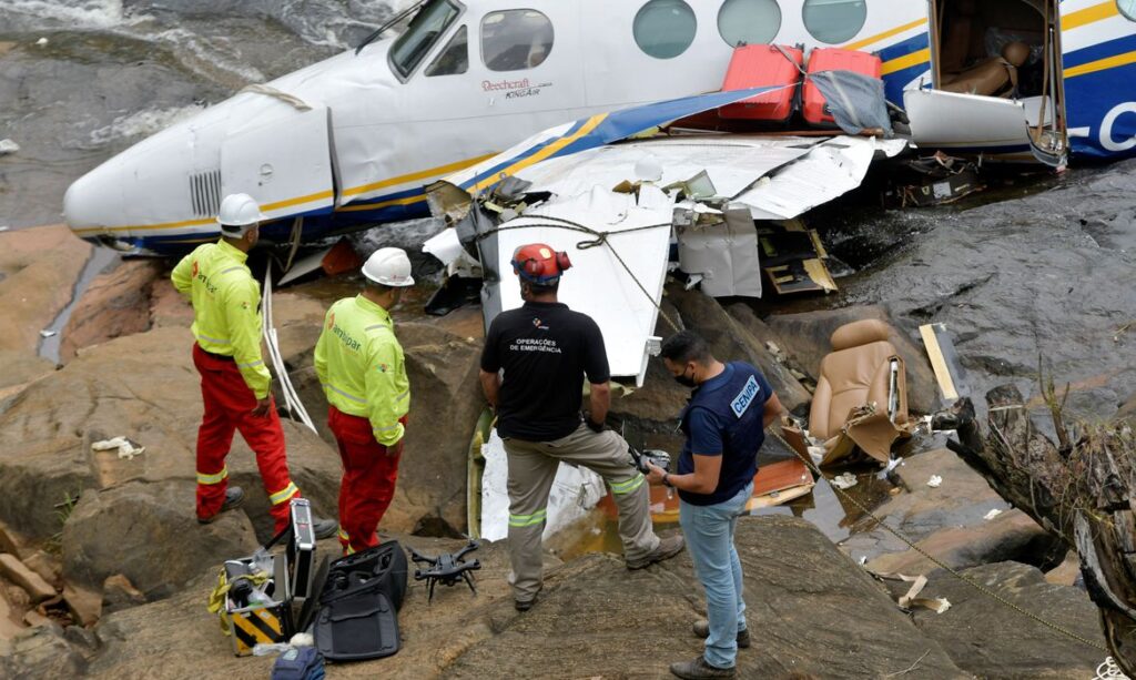 cai-aviao-marilia-mendona cai-aviao-marilia-mendona