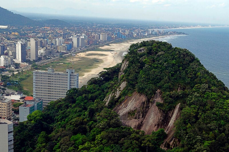 Praia de Caiobá/PR – Créditos: Denis Ferreira Netto