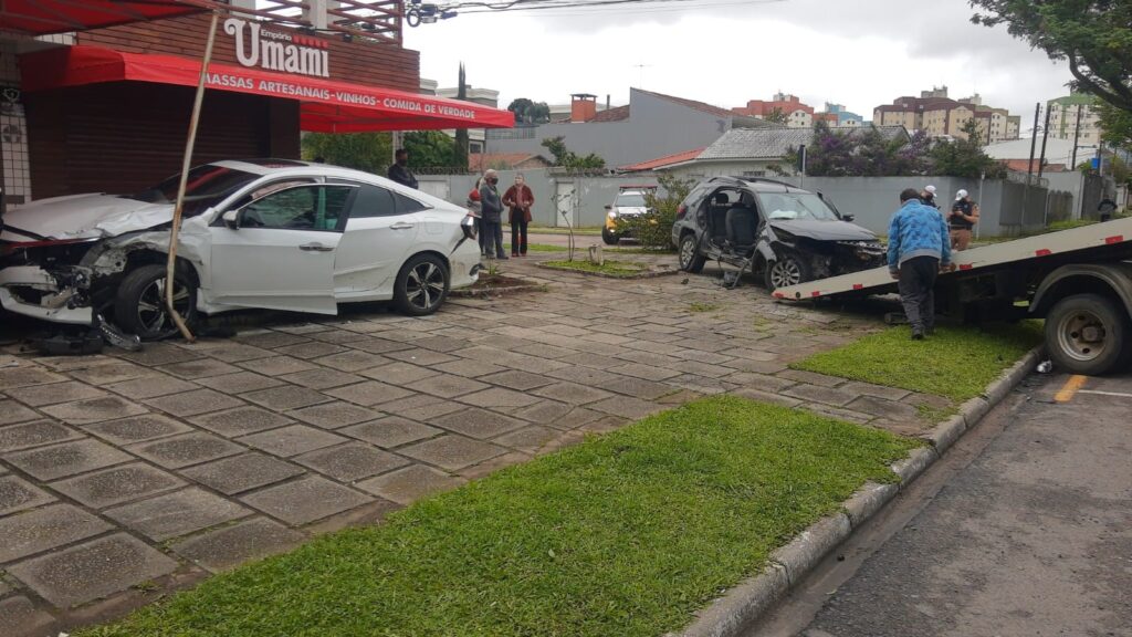 carro-fura-preferencial-1