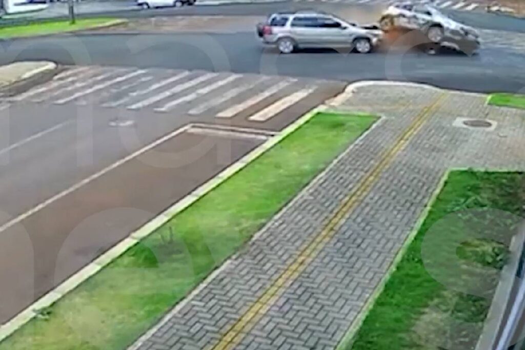 carro-google-street-view-acidente-parana carro-google-street-view-acidente-parana