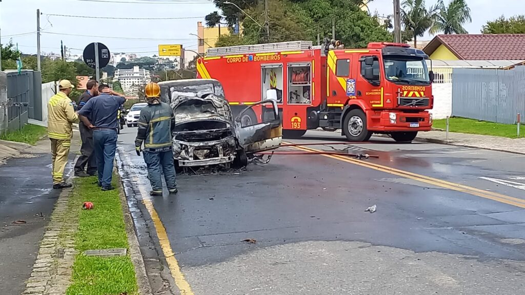 carro-pega-fogo