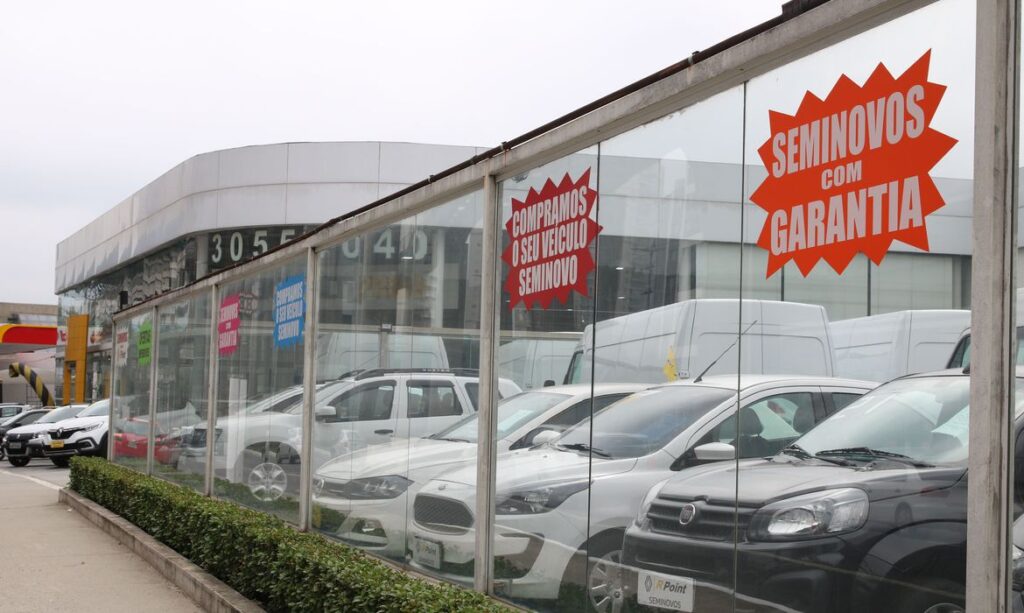 Concessionária de automóveis Concessionária de automóveis