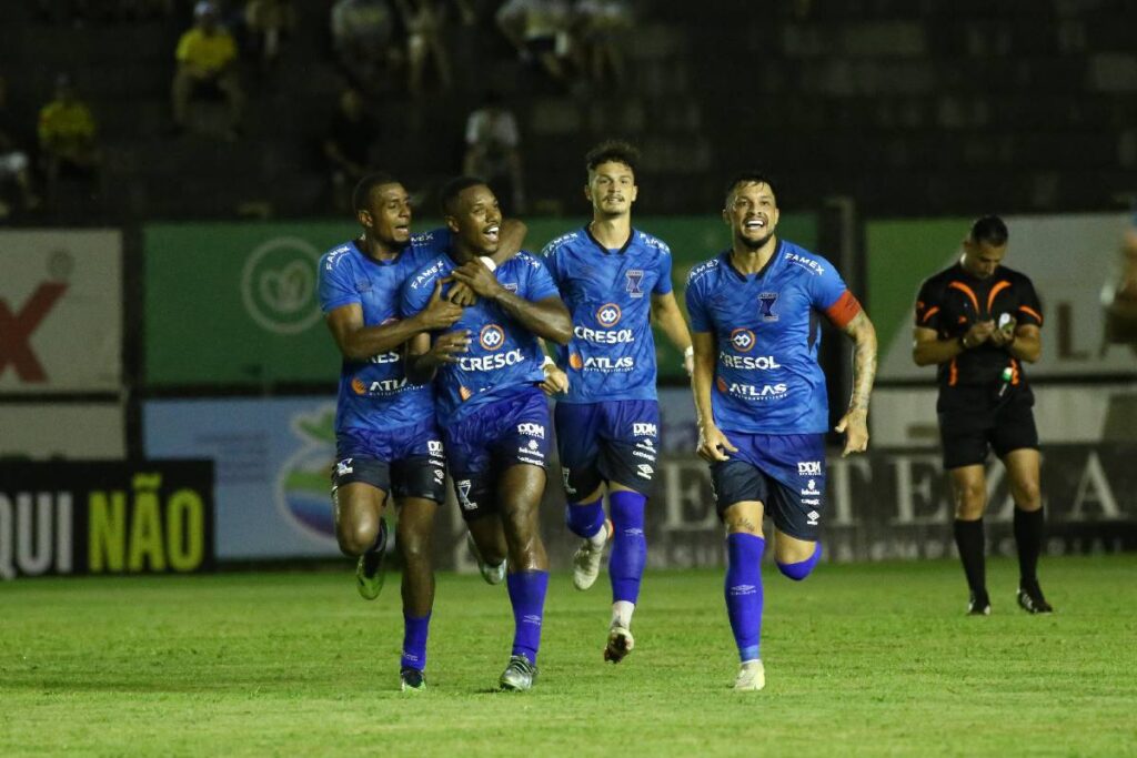 cascavel-azuriz-paranaense cascavel-azuriz-paranaense