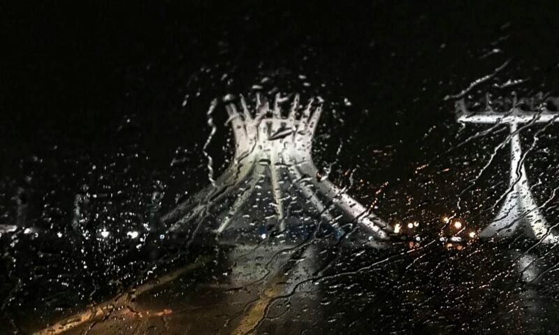 Chuva em Brasília na noite desta segunda-feira