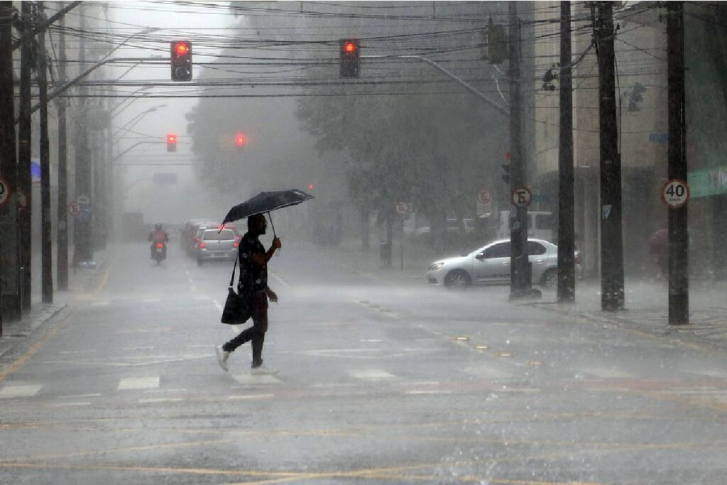 chuvas-tempo-instavel-parana-curitiba alerta-amarelo-curitiba