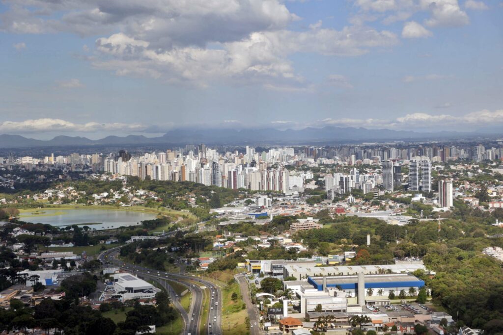 Imagens aéreas de Curitiba e região metropolitana – Campo Largo – BR 277 – Rodovia do Café – Represa do Passaúna – bairros Bigorrilho, Champagnat, Agua Verde, Batel, Centro Civico, Centro, Bacacheri, Alto da Glória, Alto da XV, Juveve, Cabral. Parque cidades-mais-populosas-do-parana