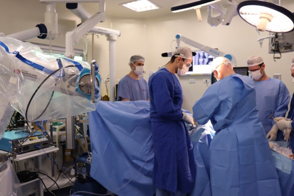 cirurgia-robo-rosa-2