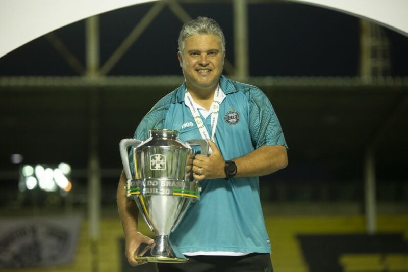 coritiba-leao-e1624286191863