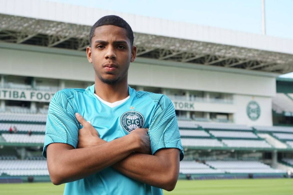 coritiba-zagueiro-thalisson coritiba-zagueiro-thalisson