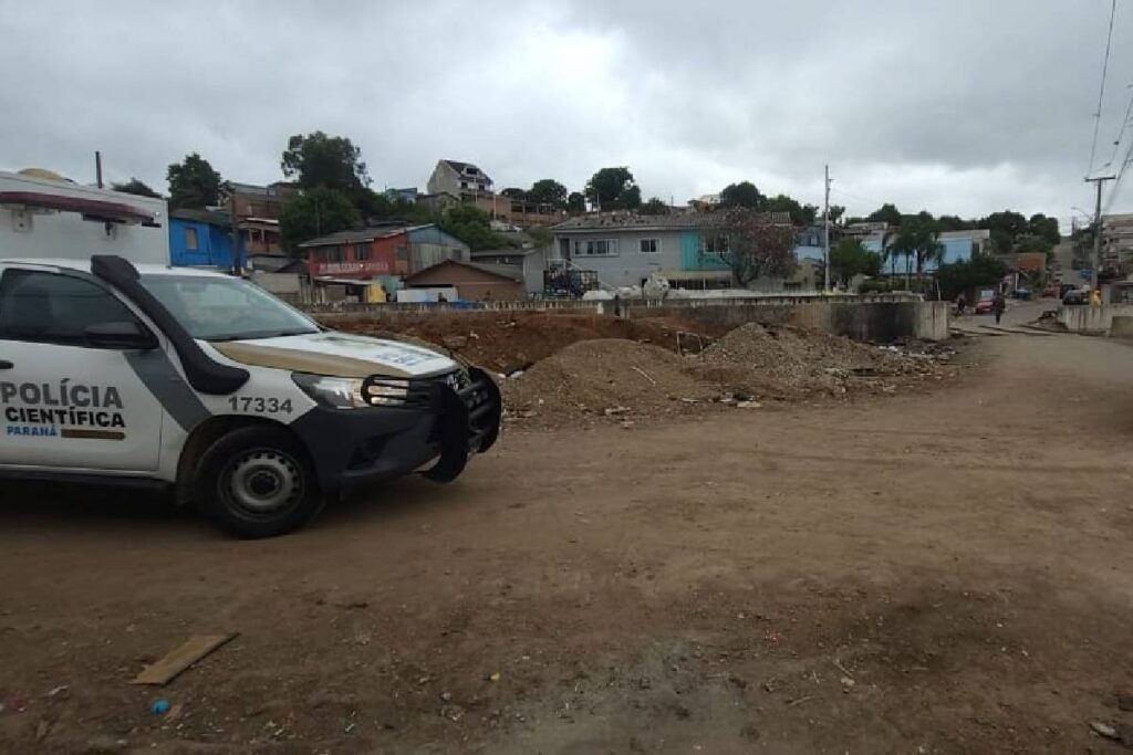 corpo-em-canteiro-de-obras