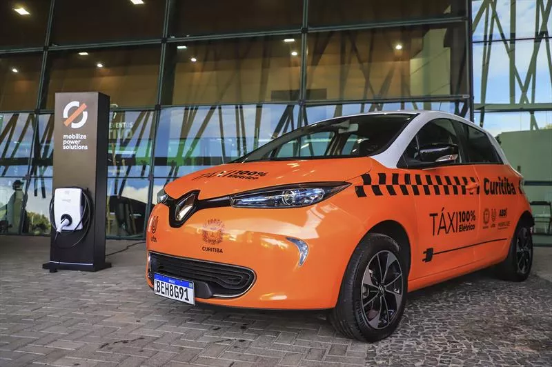 curitiba-taxi-eletrico