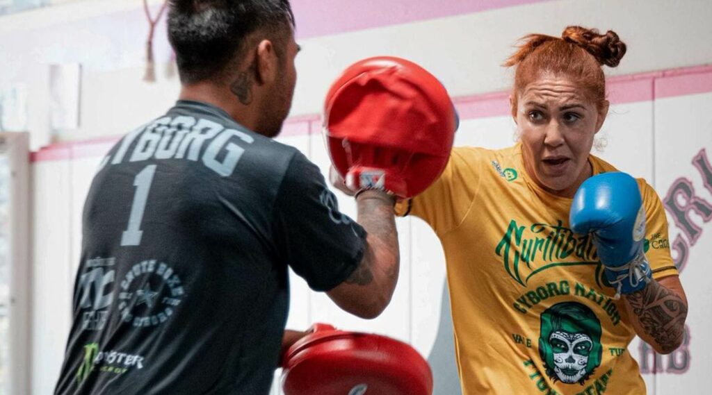 cyborg-estreia-boxe-scaled cyborg-estreia-boxe-scaled
