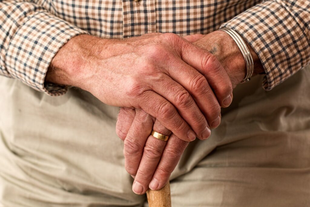 elderly-981400_1920