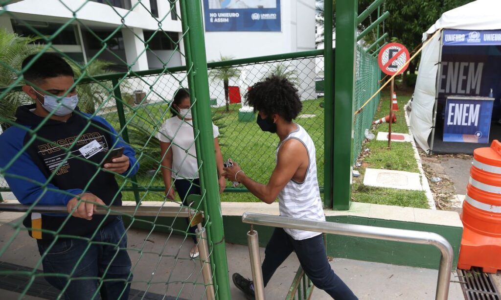 enem_vac_abr_2811214314-1