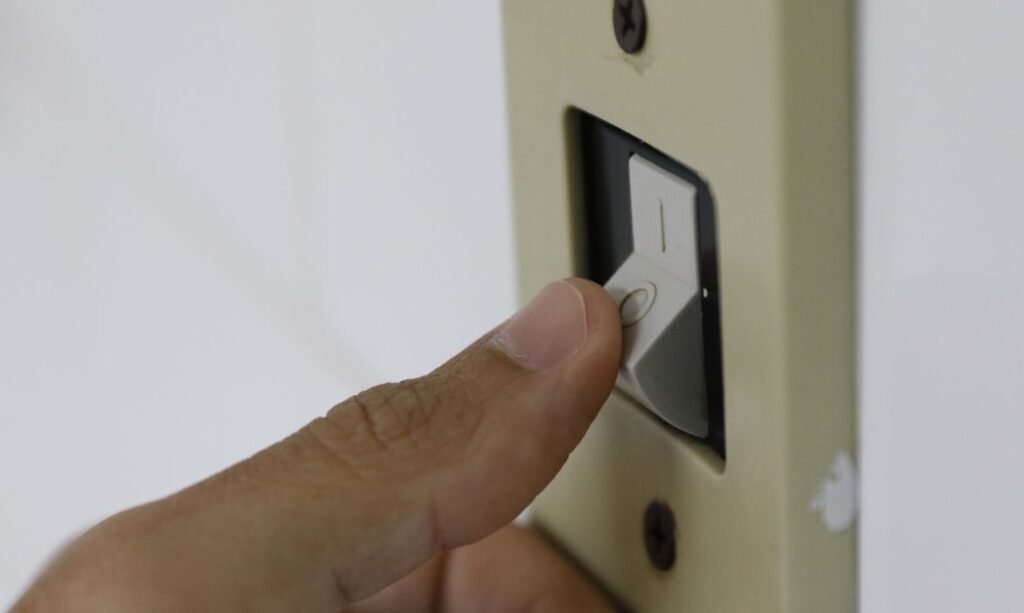 energia_eletrica_interruptor_de_luz_energia070720211248 energia_eletrica_interruptor_de_luz_energia070720211248