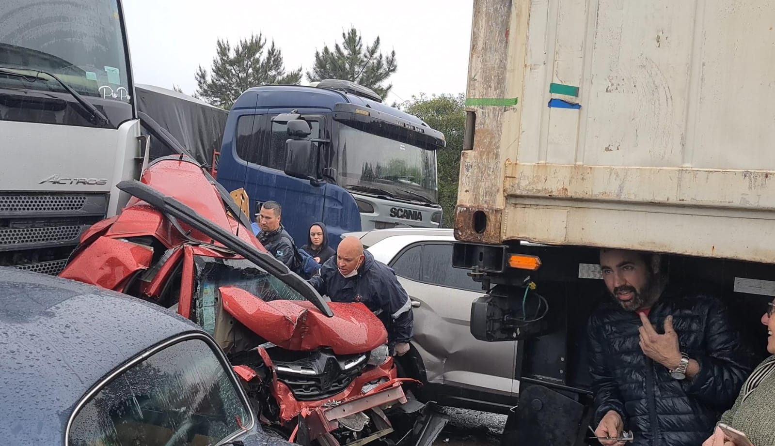 engavetamento-balsa-nova-transito-interditado