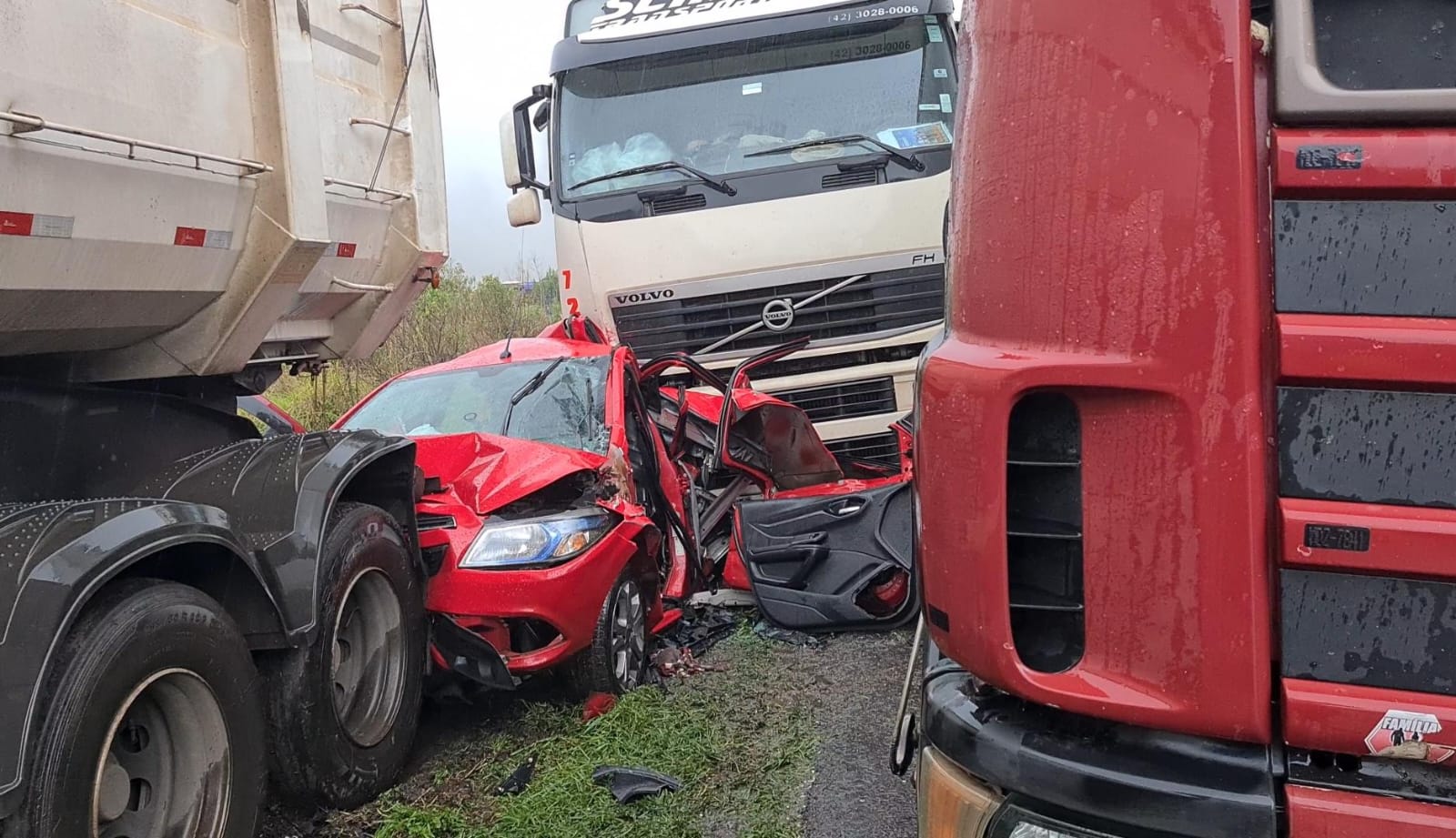 engavetamento-mortes-br-277-balsa-nova