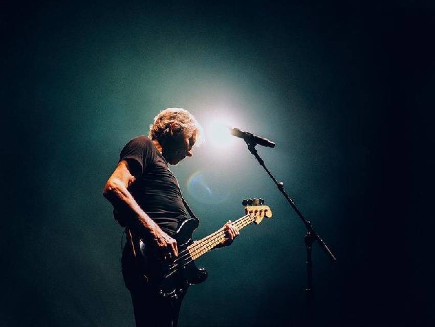 entidade-judaica-roger-waters