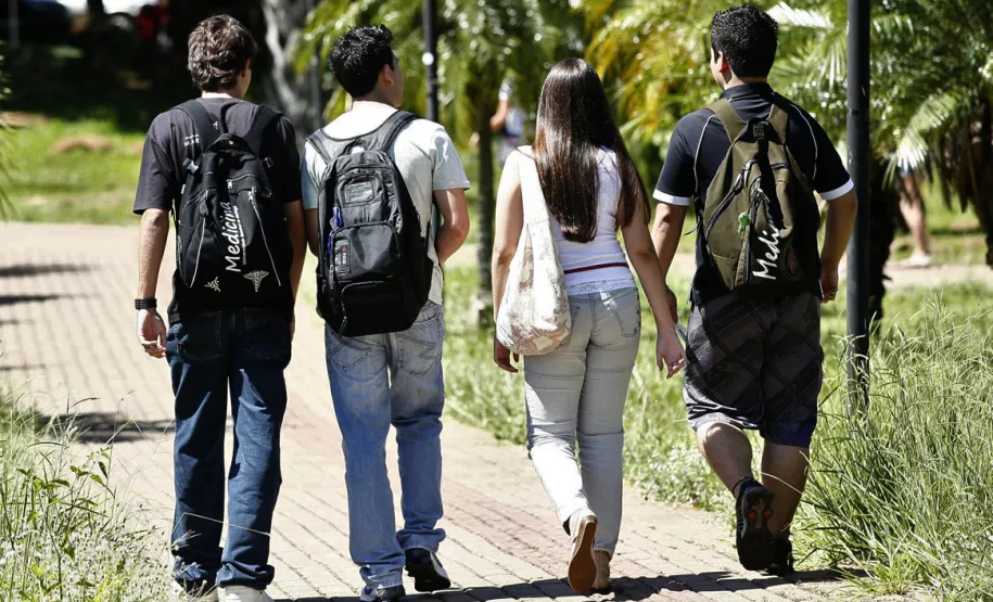 estudantes-universidades_estaduais estudantes-universidades_estaduais