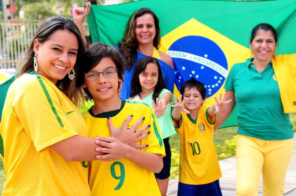 familia-de-brasilia-possui-seis-dedos-em-cada-mao-e-em-cada-pe-1669235970002_v2_1920x1275