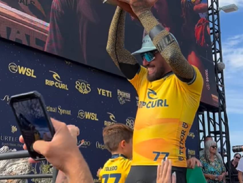 filipe-toledo-bicampeao-mundial