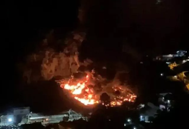 Incêndio destrói garagem com 90 ônibus
