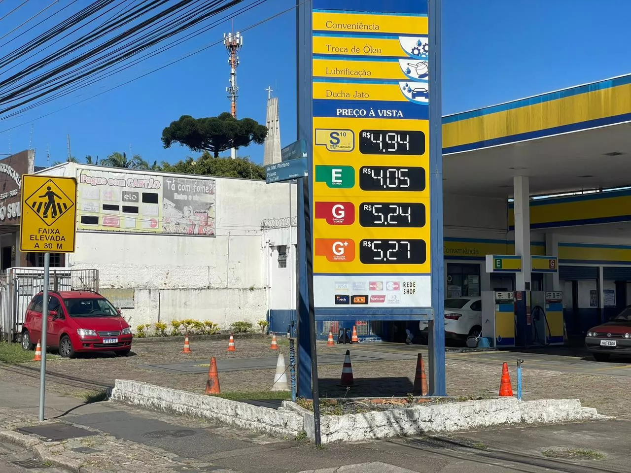 Veja lista de postos com gasolina mais barata em Curitiba
