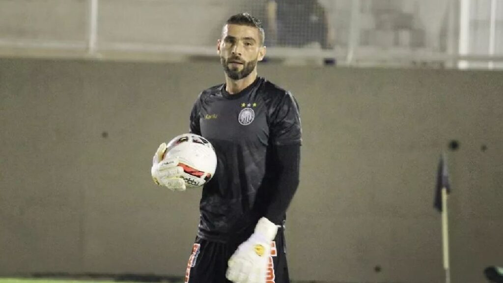 goleiro-operario-cusparada goleiro-operario-cusparada