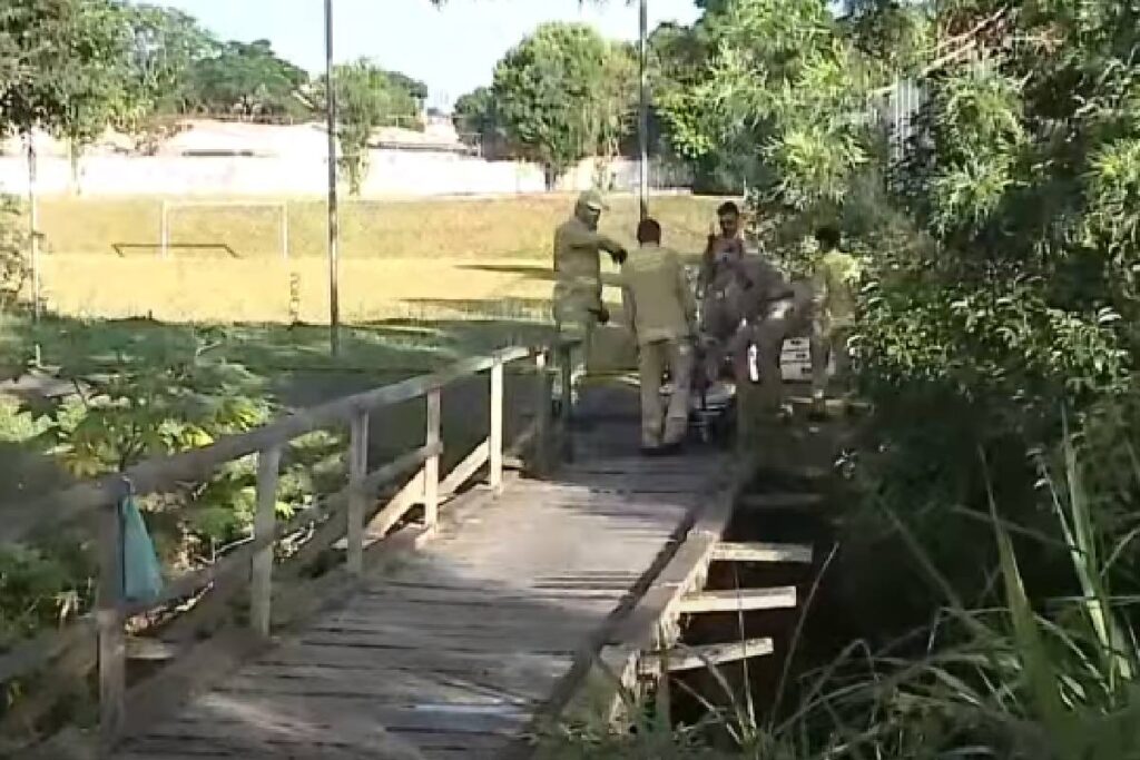 homem-cai-valeta-pinheirinho homem-cai-valeta-pinheirinho