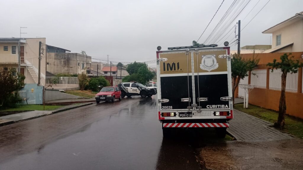 homem-morto-carro-curitiba homem morto carro curitiba