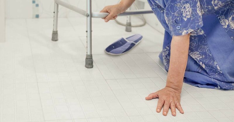 idoso-queda-casa-e1627322506641