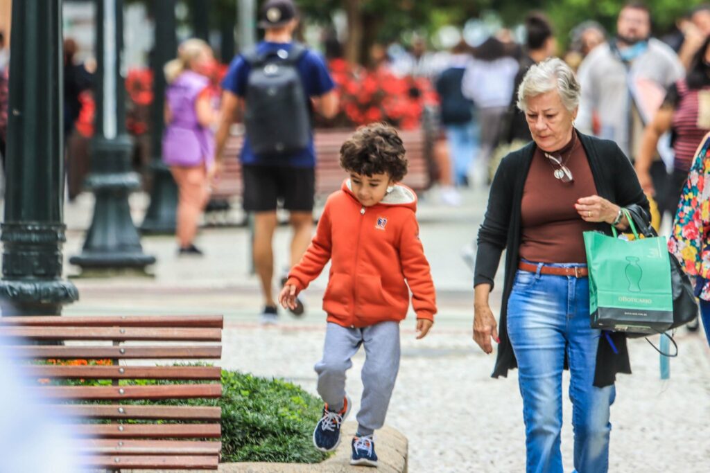 Pessoas sem máscaras Pessoas sem máscaras