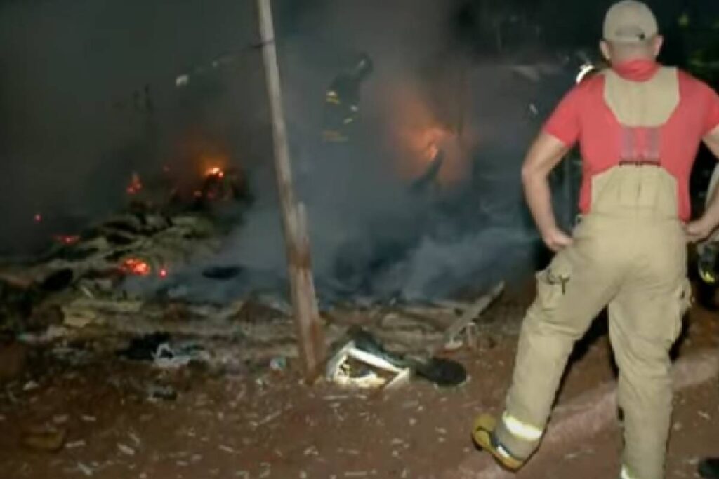 incendio-agora-em-londrina-aldeia-indigena incendio-agora-em-londrina-aldeia-indigena