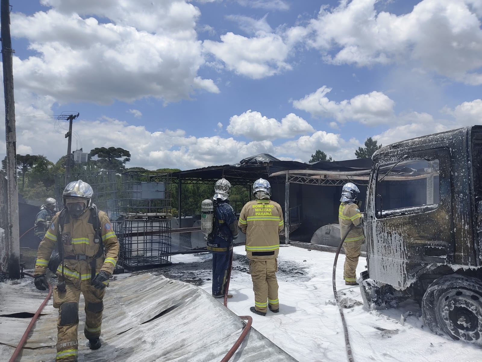 incendio-fabrica-tintas-campina-grande-do-sul