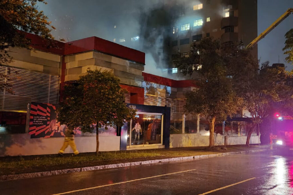 incendio-na-cultura-inglesa incendio-na-cultura-inglesa