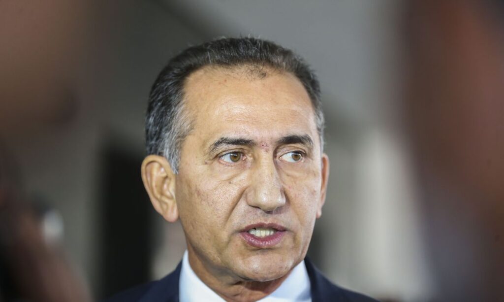 O governador do Amapá, Waldez Góes, fala à imprensa no Palácio do Planalto