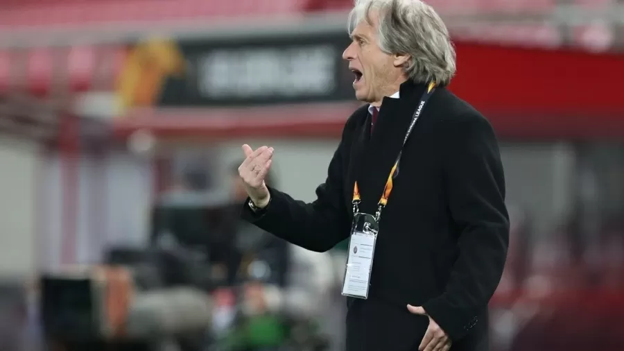 jorge-jesus-durante-a-partida-entre-benfica-e-arsenal-pela-liga-europa-1614287603840_v2_900x506.jpg