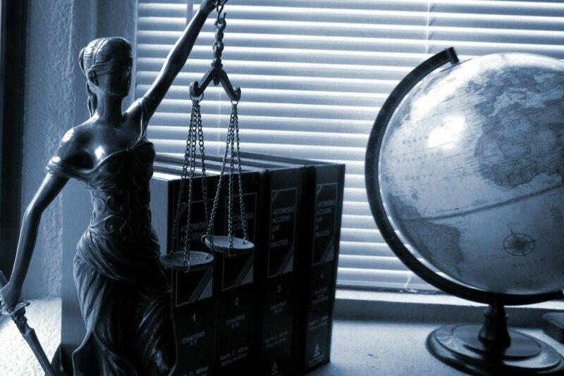 lady-justice-2388500_1280-e1624902418221