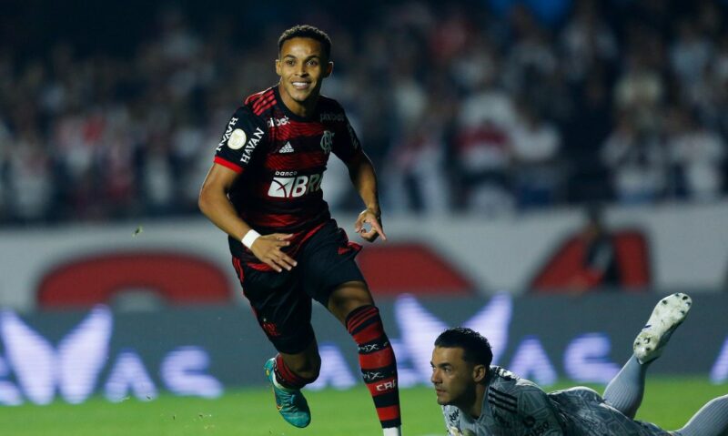 lazaro_sp_0_x_2_fla_brasileiro_2022-e1659880350125
