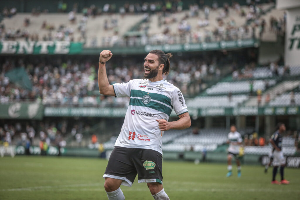 leo-gamalho-coritiba