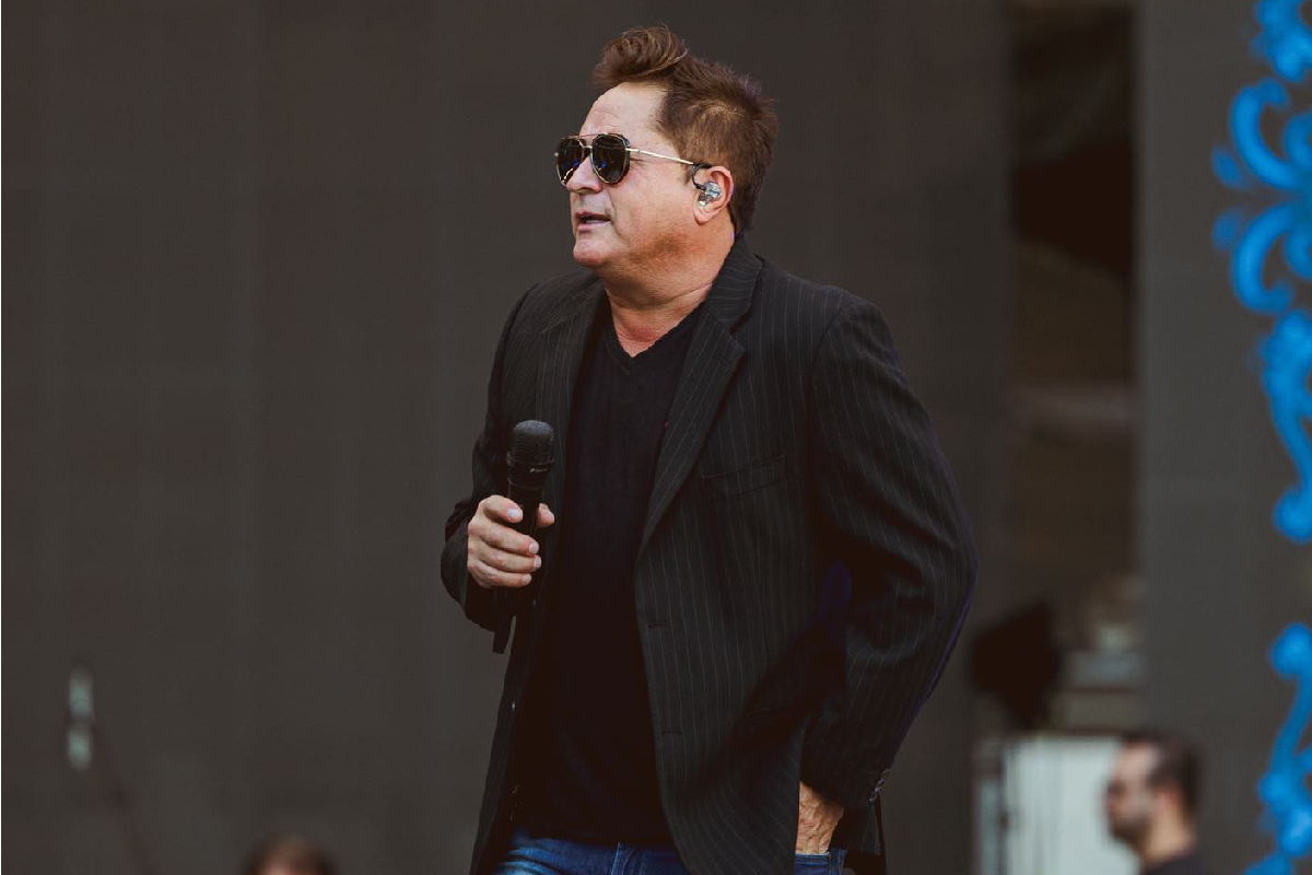 Leonardo faz 61 anos! Relembre os maiores sucessos do cantor