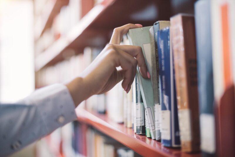 livros-e1645812753524 livros-e1645812753524
